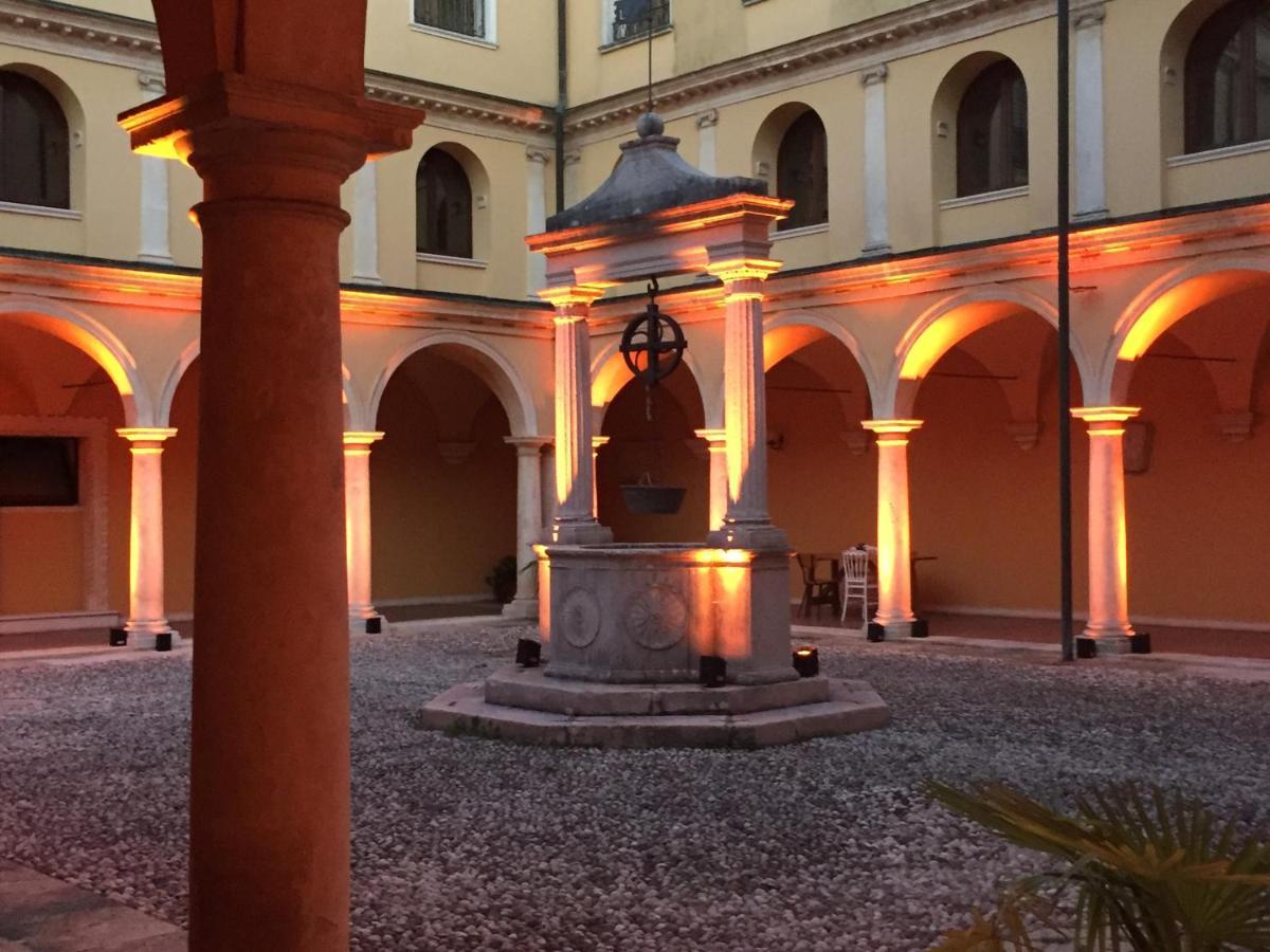 Il Convento Di Villa San Fermo ลูนิโก ภายนอก รูปภาพ