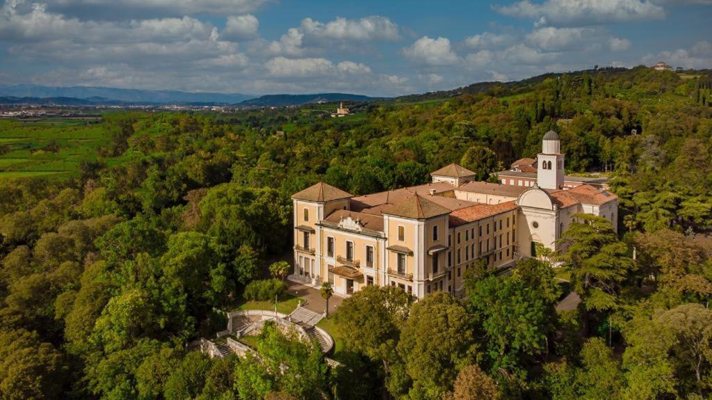 Il Convento Di Villa San Fermo ลูนิโก ภายนอก รูปภาพ